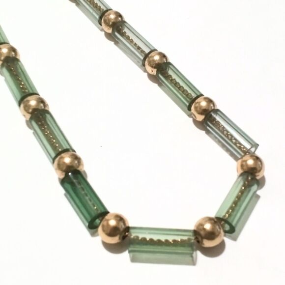 Green Lucite Tube and Gold Tone Chain Vintage Necklace - Picture 4 of 5